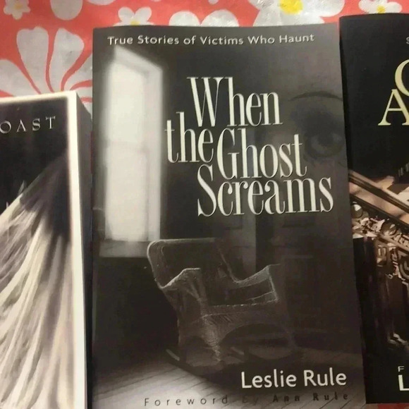 3 pack lot of ghost books by Leslie Rule - Picture 4 of 7